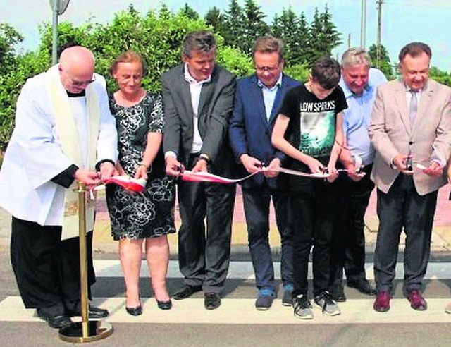 Wyremontowany odcinek drogi wojewódzkiej numer 731 Warka Białobrzegi został oficjalnie otwarty i poświęcony.