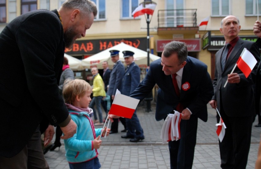 Dzień Flagi w Lublinie: Tłumy na placu Litewskim (ZDJĘCIA)