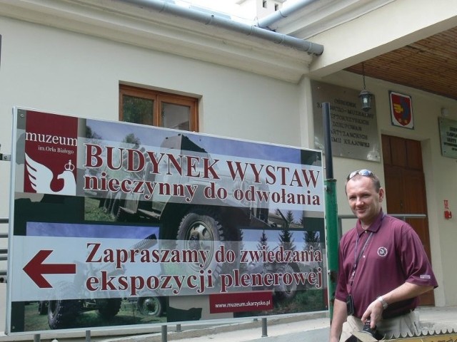 Muzeum Orła Białego z powodu przeciągającej się inwestycji traci turystów i pieniądze. Artur Buńko, dyrektor placówki wątpi, by udało się otworzyć wystawę jeszcze w tym roku. 