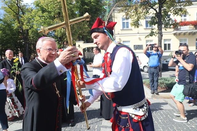 Krakowska pielgrzymka dotarła na Jasna Górę [ZDJĘCIA]