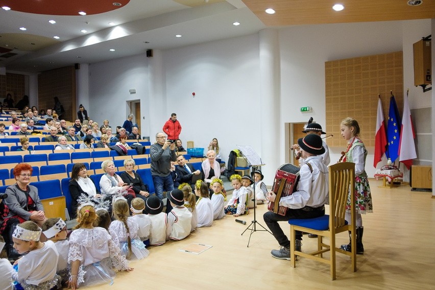 Tarnów. "Dzień Babci i Dziadka" w auli PWSZ [ZDJĘCIA]