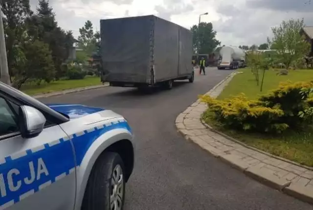 Policjanci ze Zwolenia, podczas wspólnej akcji z Inspekcją Transportu Drogowego z Radomia, zatrzymali kilku nieodpowiedzialnych kierowców samochodów ciężarowych.