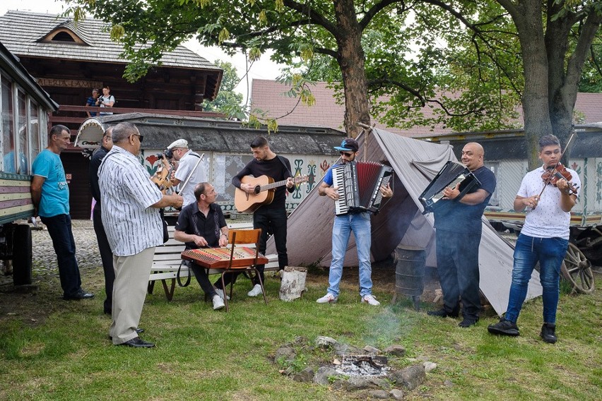 Tarnów. Wyruszył XIV Międzynarodowy Tabor Pamięci Romów [ZDJĘCIA]