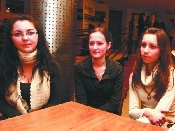 Na zdjęciu od lewej: Dąbrowska Joanna, Justyna Tarasiewicz, Natalia Bura i Natalia Mińko, uczennice Zespołu Szkół z Dodatkowa Nauką Języka Białoruskiego w Hajnówce.