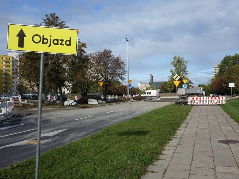 Budowa ronda Jana Pawła II/Śniadeckich w Koszalinie. Prace zostaną przedłużone