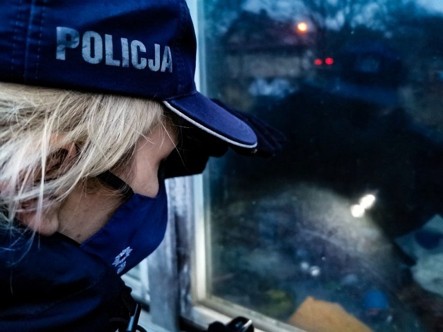 Policja w Białymstoku sprawdza, w jakich warunkach żyją bezdomni
