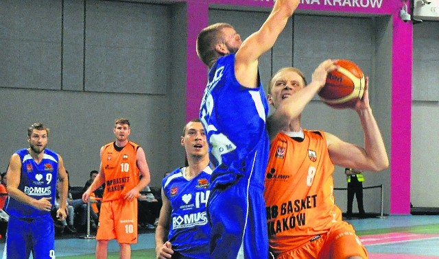 Koszykarzom R8 Basket Kraków posłużyła mała hala Tauron Areny, wygrali bowiem z silnym rywalem