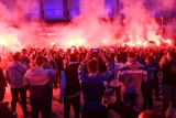 Kibice Lecha Poznań świętowali pod Stadionem Miejskim 8. tytuł mistrza Polski. Wielka feta przy Bułgarskiej! [ZDJĘCIA]