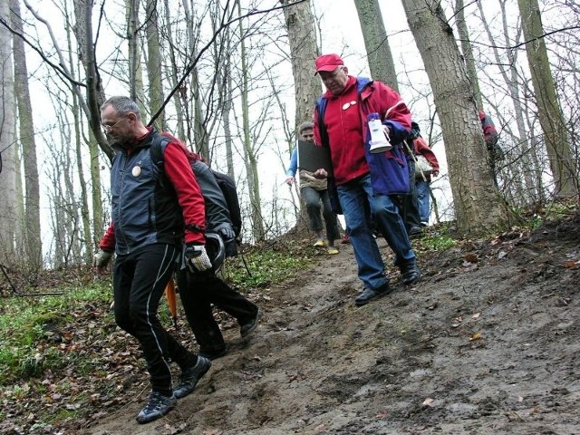 Jedną z atrakcji turystycznej imprezy jest zwiedzanie obwałowań liczącego tysiąc lat grodziska.