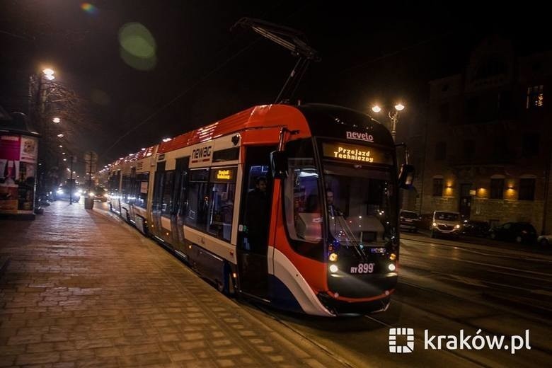 Kraków. Po mieście będą jeździć tramwaje bez motorniczych? Odległa przyszłość. Na razie wagony pojadą bez sieci trakcyjnej