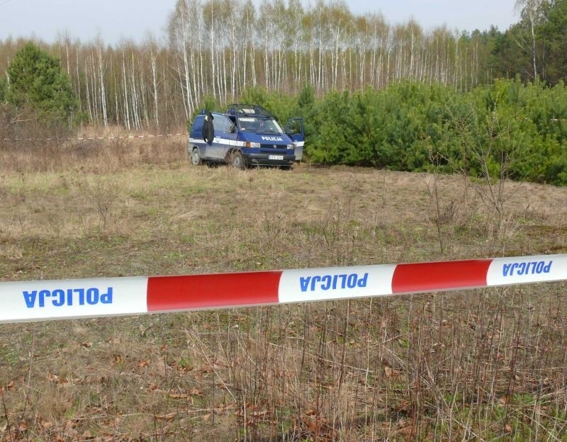 Tam, gdzie stoi radiowóz, zakopane było ciało dziewczyny.