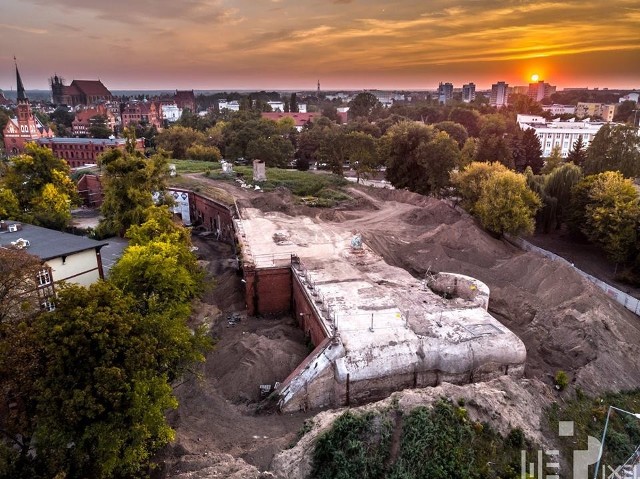 Polecamy:Nowe sklepy premium Biedronki. Tak wyglądają, to oferują...;nfZima 2018/2019. Jaka będzie i kiedy się zacznie? Prognozy Meteo France;nfPrzerażająca staruszka krąży po lasach. W tle satanizm i czarna magia;nfNowosciTorun