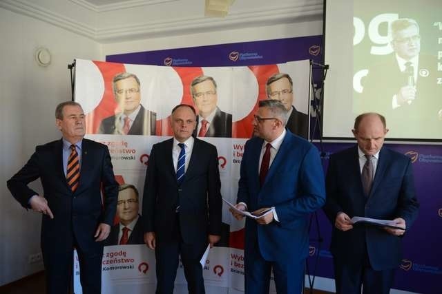 Jan Wyrowiński, Grzegorz Karpiński, Tomasz Lenz i Piotr Całbecki przekonywali, że warto ponownie głosować na Bronisława Komorowskiego