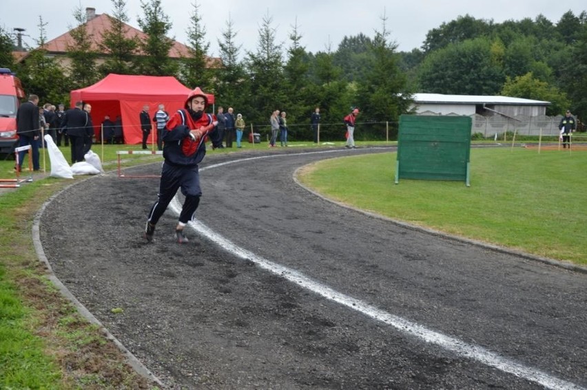 Strażacy z Sichowa Małego zwyciężyli w powiatowych zawodach sportowo-pożarniczych