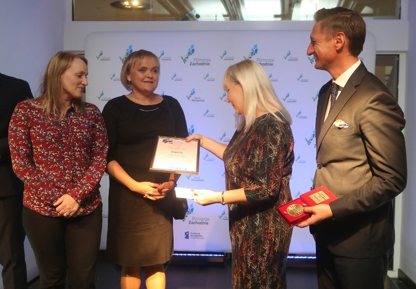 Wielka gala Kobieta Roku za nami. Danuta Szyksznian-Ossowska podwójną laureatką. Gratulujemy! [ZDJĘCIA, WIDEO]