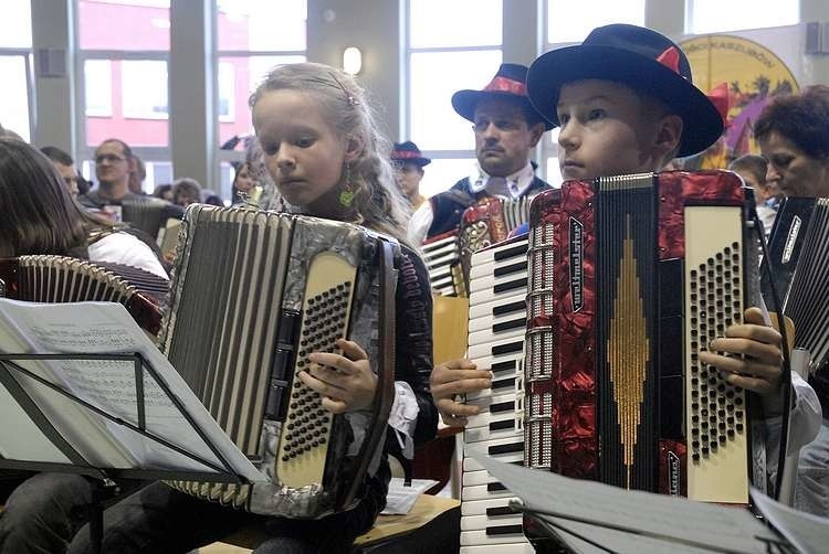 W Miastku, podczas niedzielnego Dnia Jedności Kaszubów,...