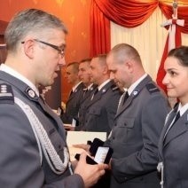 "Kryształowe Gwiazdy" trafiły na ręce 120 wielkopolskich policjantów i policjantek
