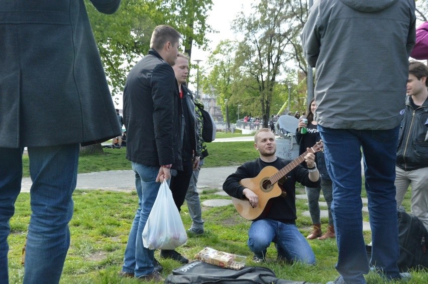 Majówka na Wyspie Słodowej potrwa do środy. Wstęp na...