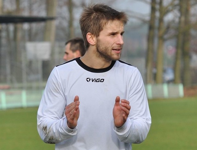 Mateusz Dłutowski zdobył gola dla Starowic.
