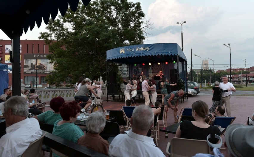 Koncert zespołu Miąższ, Most Kultury, ul. Zamojska w...