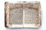 Kolejne cenne rękopisy ze zbioru Biblioteki Kapituły Kolegiackiej w Opatowie zostaną uratowane. To prawdziwa historia
