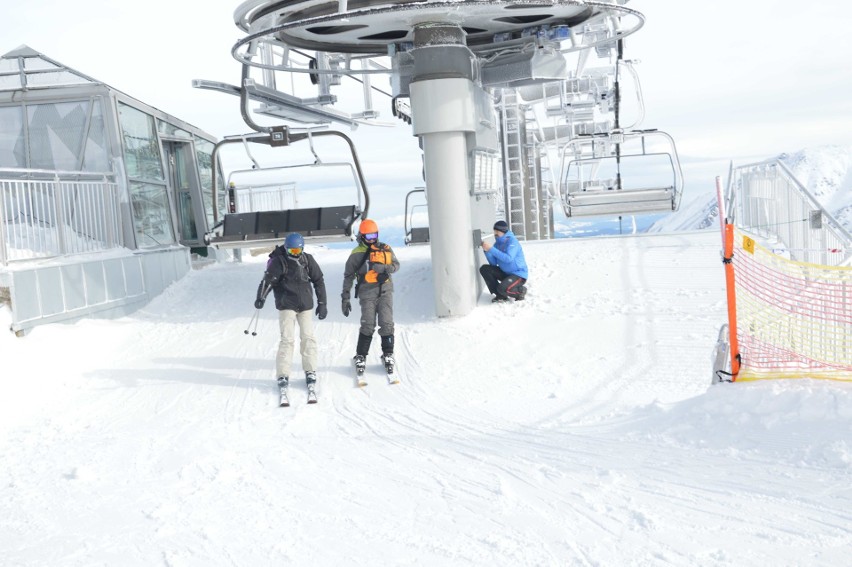 Tatry. Kasprowy Wierch oblężony przez narciarzy i turystów [ZDJĘCIA]