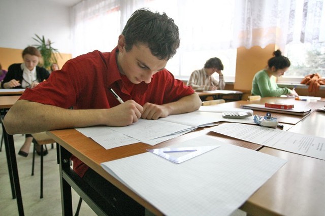 Maturzyści twierdzą, że próbny egzamin z matematyki nie należał do najprostszych.