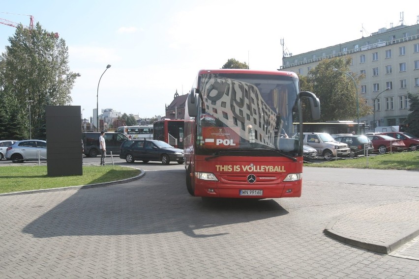 MŚ siatkarzy 2014: Polacy już w Katowicach w hotelu Angelo [ZDJĘCIA]