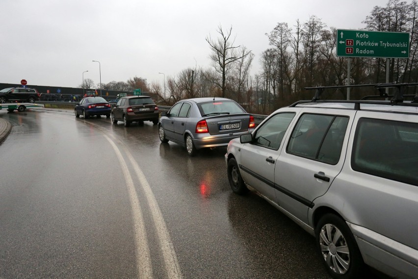 Blokada drogi w Przygłowie na drodze krajowej nr 12 Piotrków...