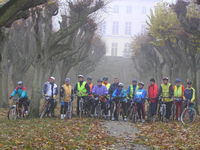 Rowerzyści dobrze znają nadwiślańskie szlaki, jak ten pod Ostromeckiem. W sobotę pojadą nową trasą.