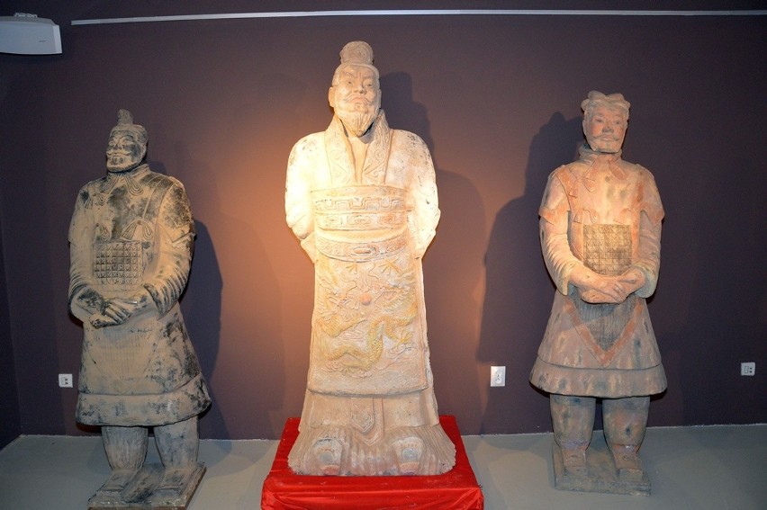Nowa wystawa w muzeum w Stalowej Woli. Terakotowa armia chińskiego cesarza to pogrzebowy orszak 