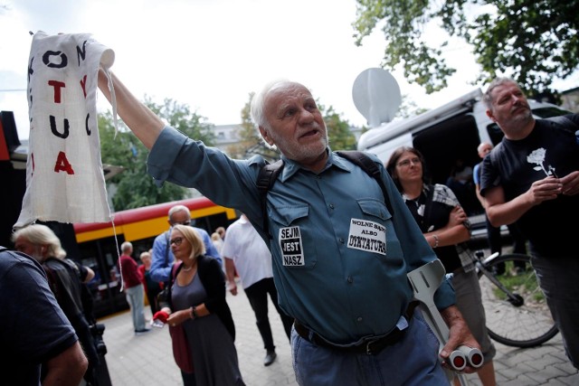 Posiedzenie Krajowej Rady Sądownictwa, protest Obywateli RP