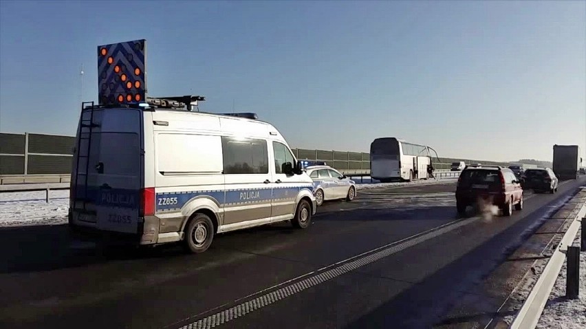 Zderzenie dwóch autokarów na trasie Lublin – Warszawa. Jednym podróżowały dzieci. Interweniował śmigłowiec medyczny (ZDJĘCIA i WIDEO)