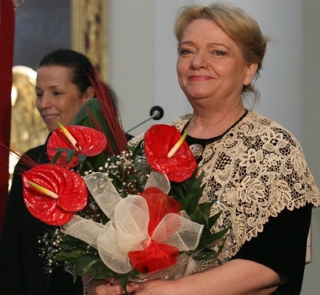 Po zakończonym koncercie Anna Seniuk otrzymała wspaniały bukiet kwiatów oraz wiele ciepłych słów.