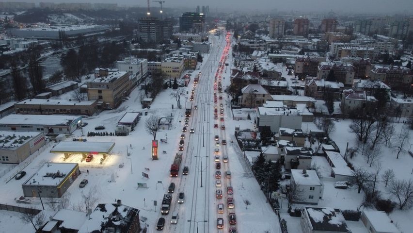 Poniedziałkowa śnieżyca dała się bardzo mocno we znaki...