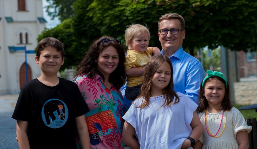 Paweł Zagaja, burmistrz Nowego Korczyna, wraz z rodziną....