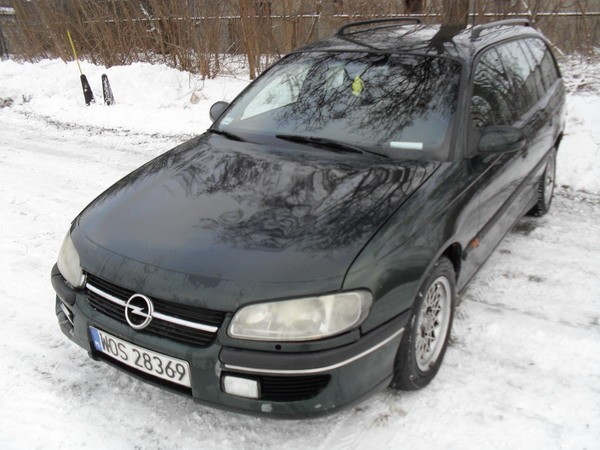 Opel Omega, 1994 r., 2,5 TD, ABS, centralny zamek, elektryczne szyby, immobiliser, wspomaganie kierownicy, 2 tys. 200 zł;