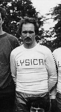 W wieku 72 lat zmarł wieloletni piłkarz Łysicy Bodzentyn Marek Szymczakowski. Pogrzeb 25 maja w parafii świętego Józefa Robotnika