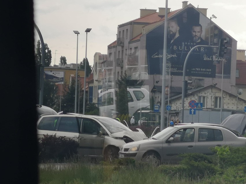 Utrudnienia na trasie średnicowej po zderzeniu dwóch aut