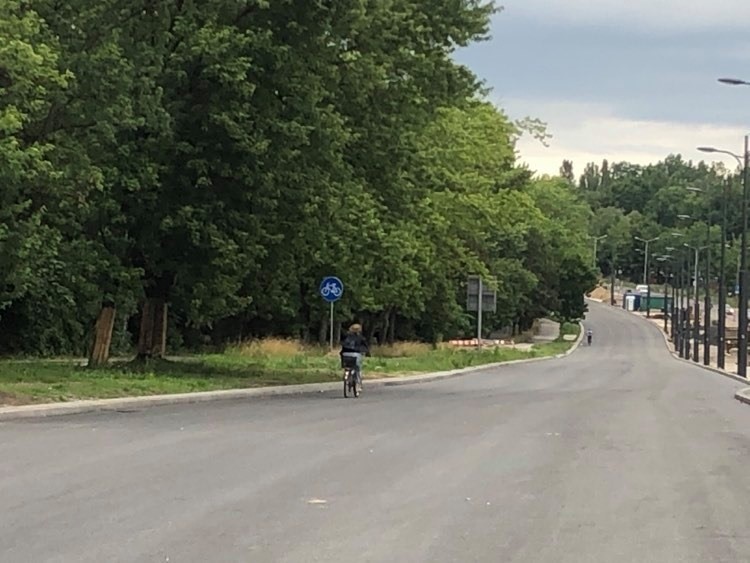 Remont Śmigłego-Rydza. Po 1,5 roku położyli asfalt na zachodniej nitce. Kiedy koniec prac? ZDJĘCIA