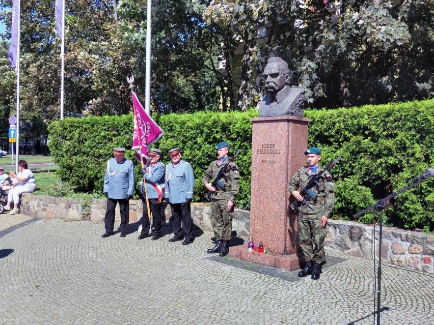 Święto Wojska Polskiego w Szczecinie. Spotkanie przy pomniku Marszałka [ZDJĘCIA]