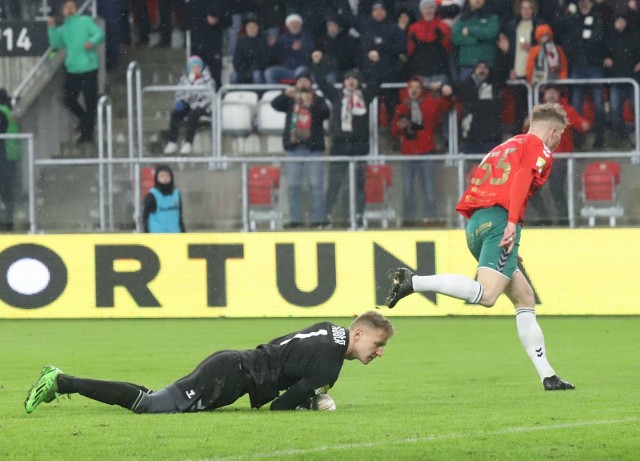 25.02.2023 r. W 7. minucie meczu Zagłębia z GKS-em Katowice Meik Karwot zdobył pierwszego gola na nowym stadionie w Sosnowcu.