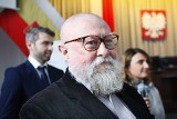 Profesor Jerzy Bralczyk zachęca do kupowania książek seniorom