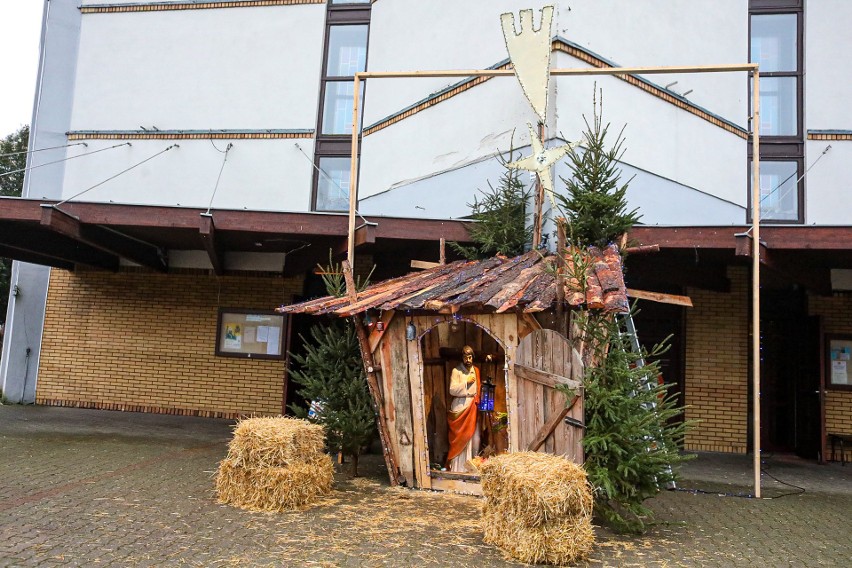 Szopka przy kościele na Zawadzkiego w Szczecinie. W tym roku skromniej 