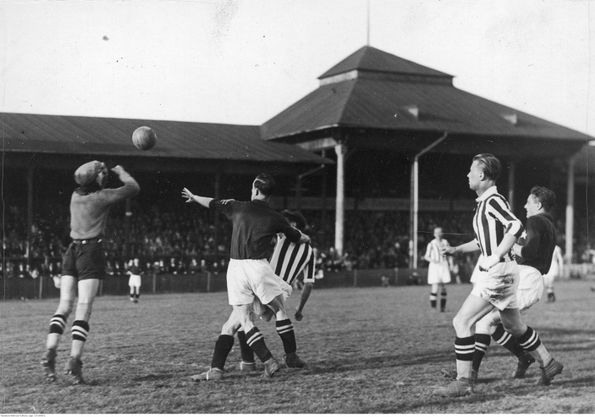 Niechlubny, przedwojenny rekord padł natomiast w roku 1937,...