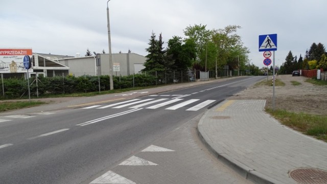 Na ulicy Szymborskiej, przy skrzyżowaniu z ul. Józefa Kościelskiego i ul. Stanisława Sroczyńskiego, zostało wyznaczone nowe przejście dla pieszych.