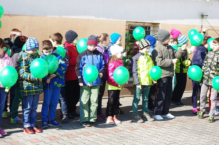 300 zielonych baloników na powitanie wiosny w Strzyżowicach [ZDJĘCIA]