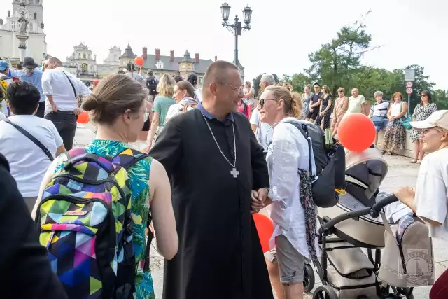 Kardynał Ryś witał łódzkich pielgrzymów pod Jasną Górą.