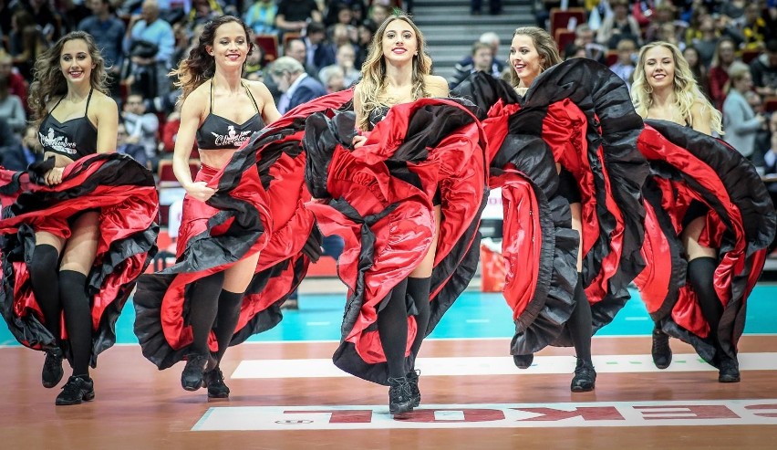 Najpiękniejsze cheerleaderki. One olśniewają swoją urodą. Zobacz zdjęcia cheerleaders! [galeria]