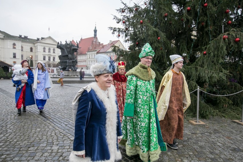 Oprócz Świętej Rodziny i trzech króli, podczas orszaku...